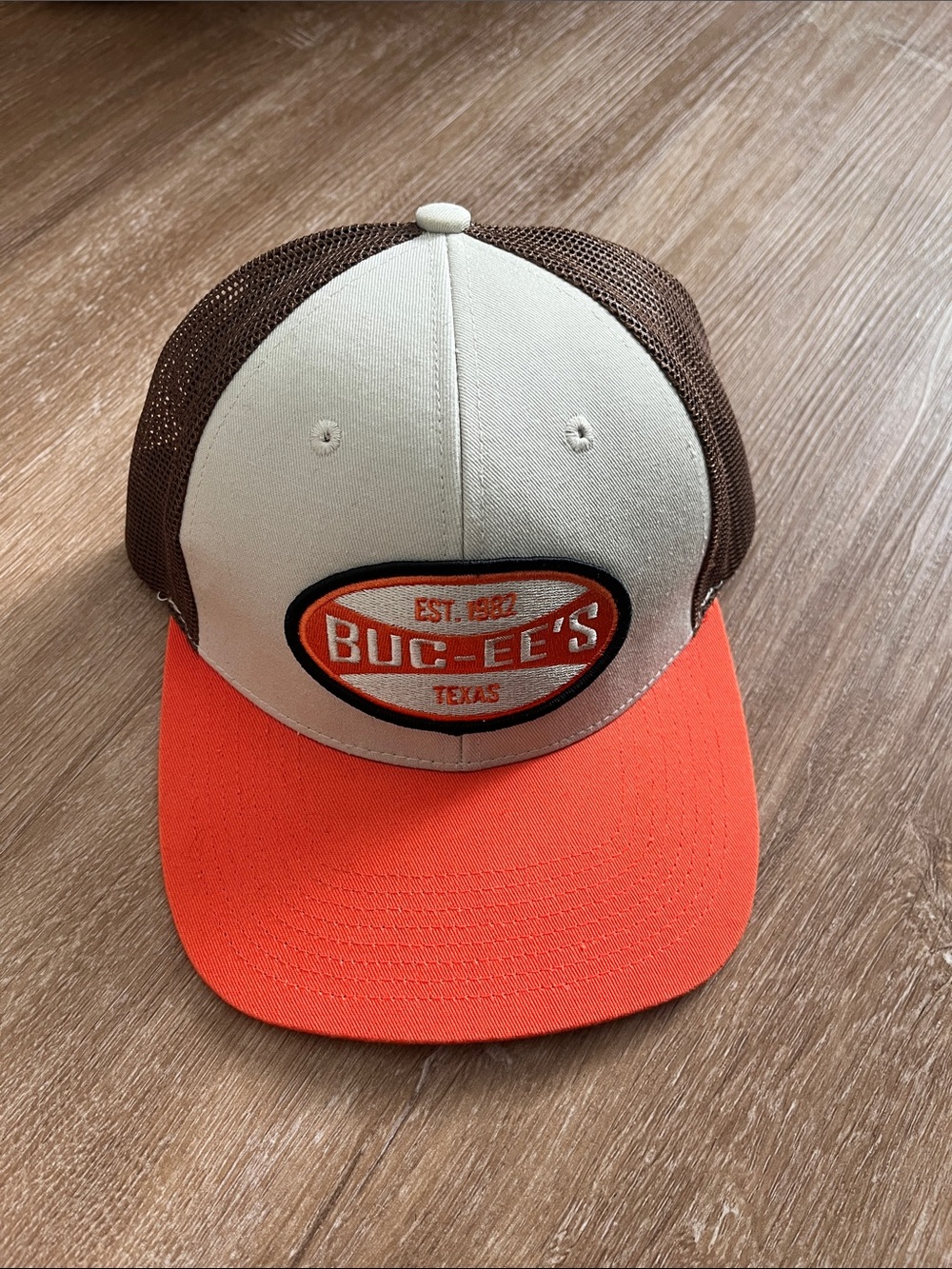 NWOT Buc-ee’s Trucker Cap - Orange, Brown & Cream